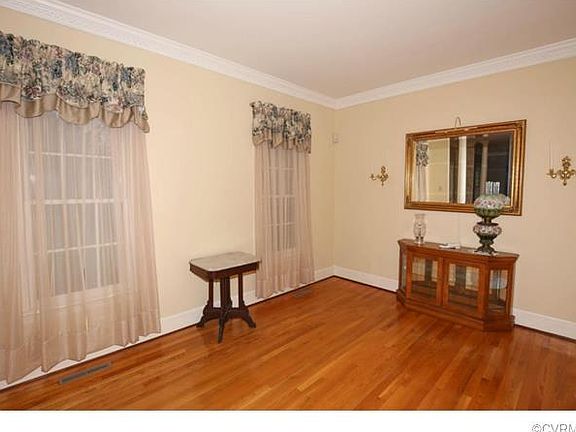 3rd image of 11700 Glendevon Rd