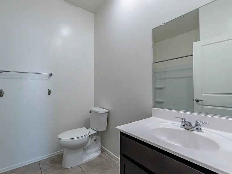 908 W Calle Sucre — Photo 22