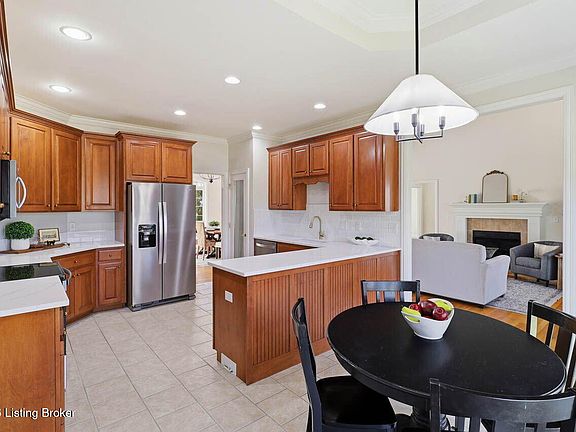 2nd image of 309 Twin Pines Ln