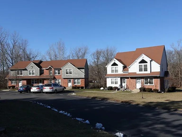 Westfield Glen — Photo 2