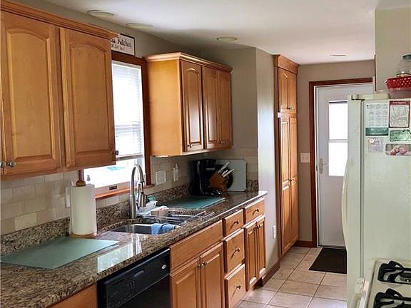 3rd image of 3397 Wallace Dr