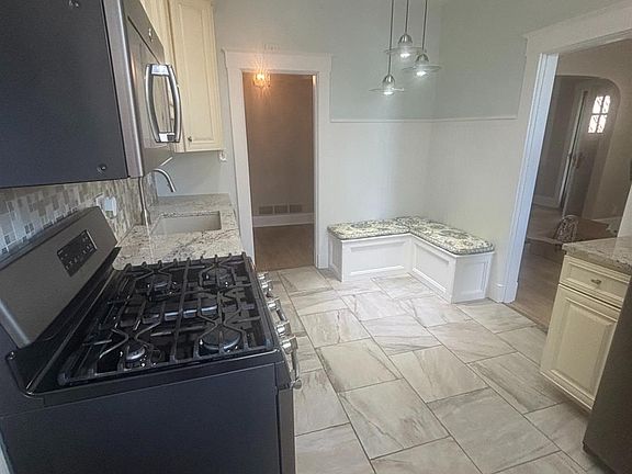 4th image of 1142 Coronado Ave