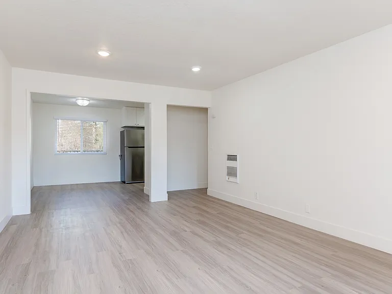 Bella Vista on Bancroft — Photo 14