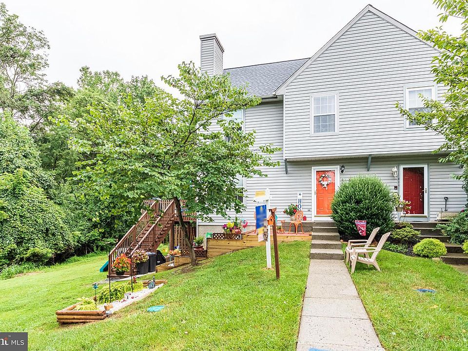 1st image of 446 Darby Ln