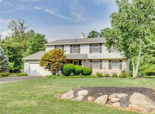 8822 Crow Dr, Macedonia, OH 44056