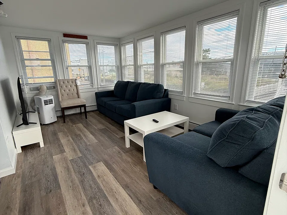 128 Hamilton Ave #2