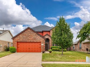 2813 Muskrat Dr, Fort Worth, TX 76244