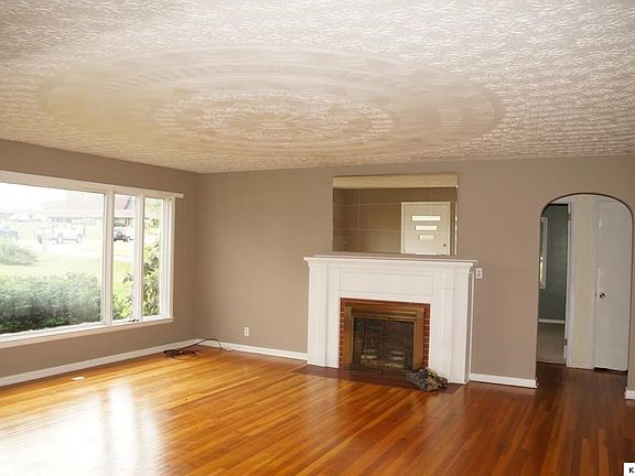 3rd image of 724 Coshocton Ave