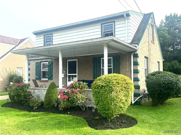 8303 Frontier Ave, Niagara Falls, NY 14304
