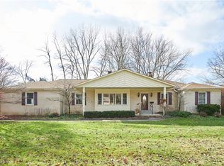2920 Thomas Dr, Stow, OH 44224