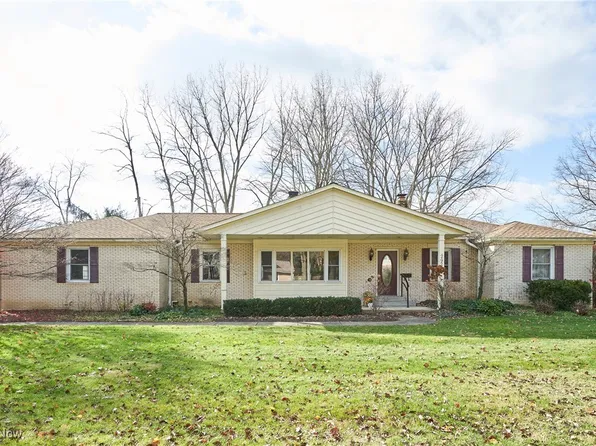 2920 Thomas Dr, Stow, OH 44224