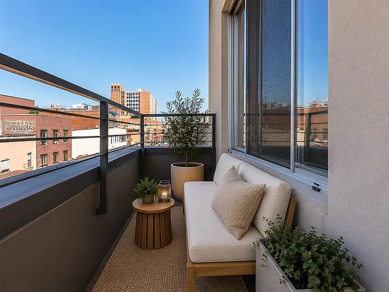 286 Stanhope St #5A — Photo 3