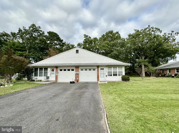 133 Azalea Dr #B, Manchester Township, NJ 08759