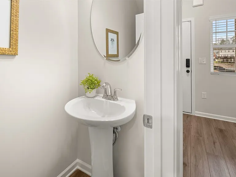 4270 Notting Hill Dr SW — Photo 10