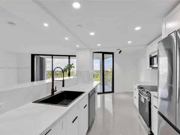 4000 Towerside Ter APT 907, Miami, FL 33138