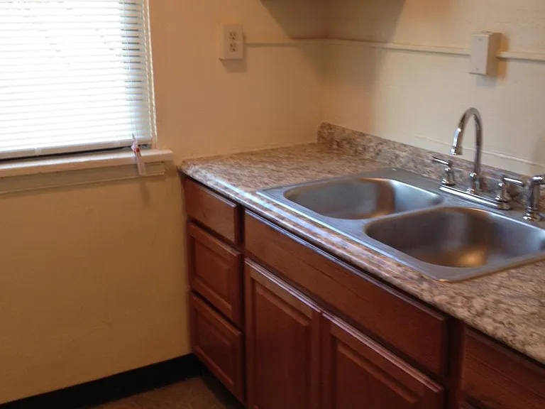 809 College St #25 — Photo 9