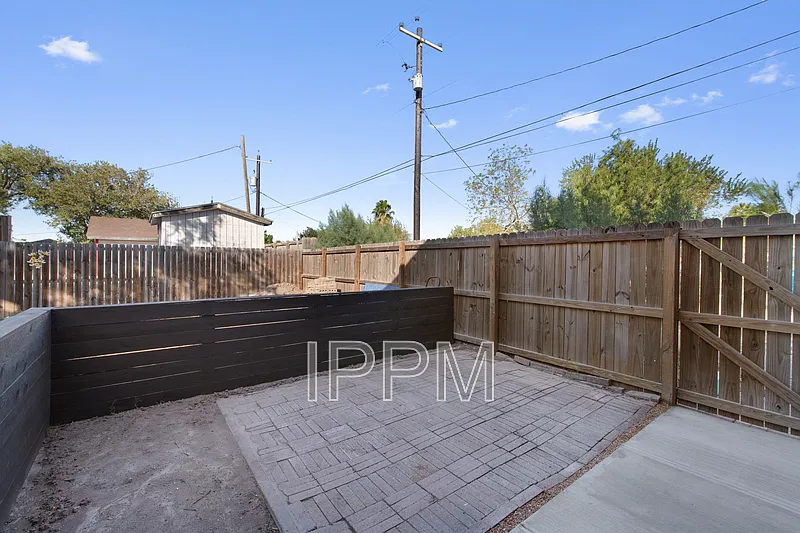 1 bed, 1.0 bath, 900 sqft, $900 — Photo 3