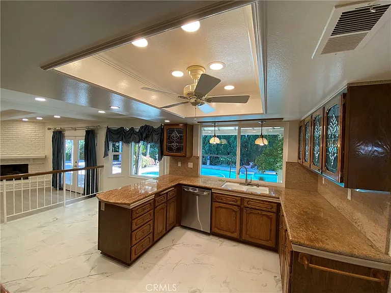 2072 Maverick Cir — Photo 11