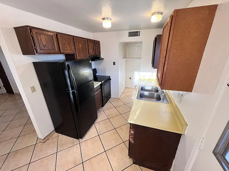 446 E Pastime Rd — Photo 17