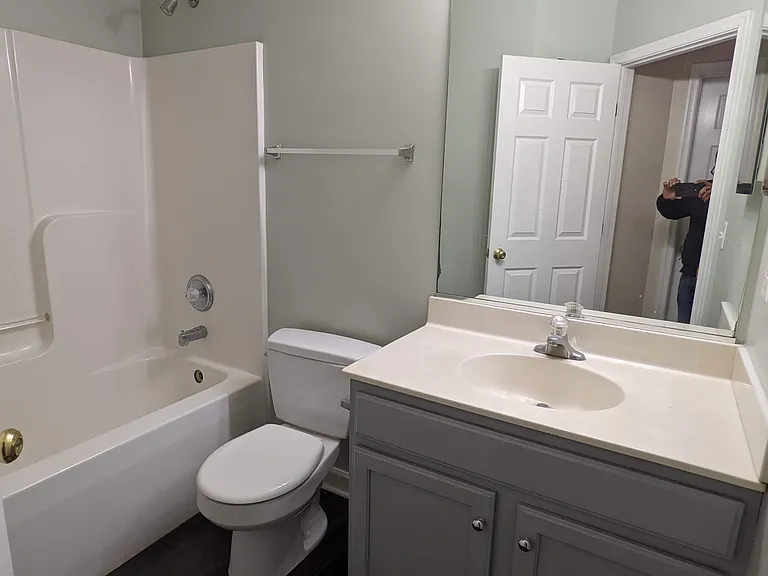 829 Gallows Ct — Photo 26
