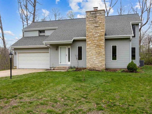 5823 Timber Creek Rd, Cedar Rapids, IA 52411