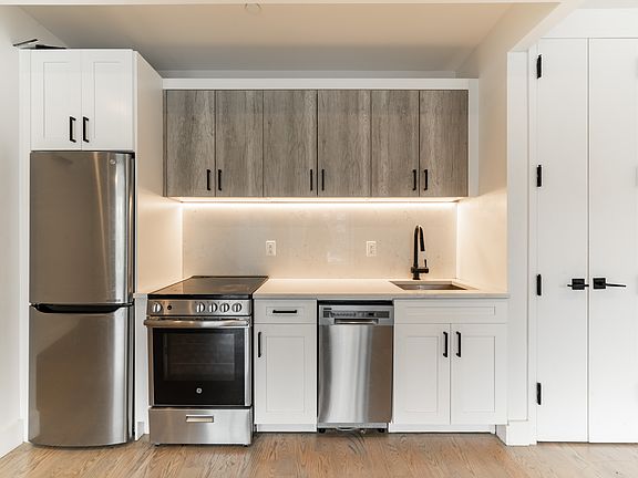2nd image of 254 E 28th St #2B