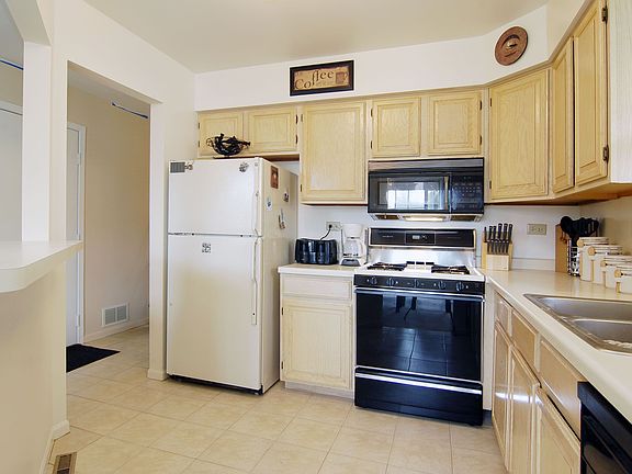5th image of 17597 W Horseshoe Ln