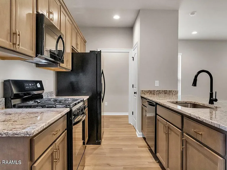 111 Segovia Way — Photo 4