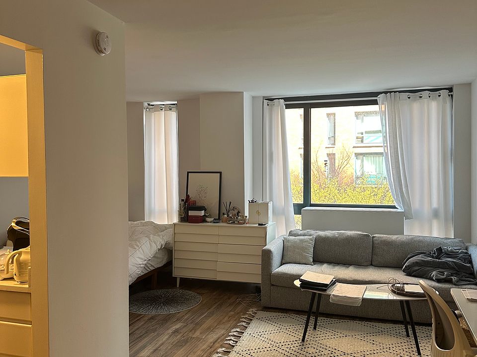 1st image of 1 Irving Pl APT U8i