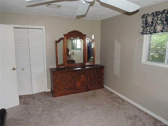 5th image of 28 Amherston Dr