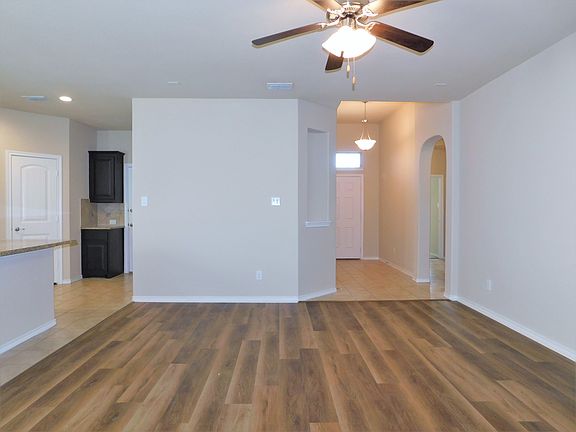 5th image of 324 Cypress Creek Ln