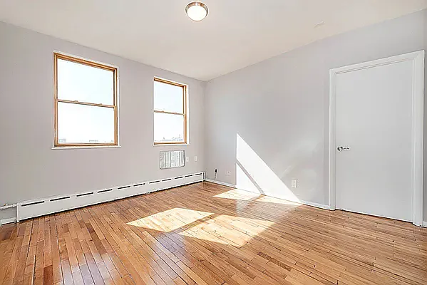 Rented by Green Leaf Management, LLC | media 18