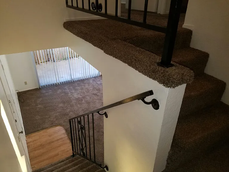 1078 Franklin Ave — Photo 92