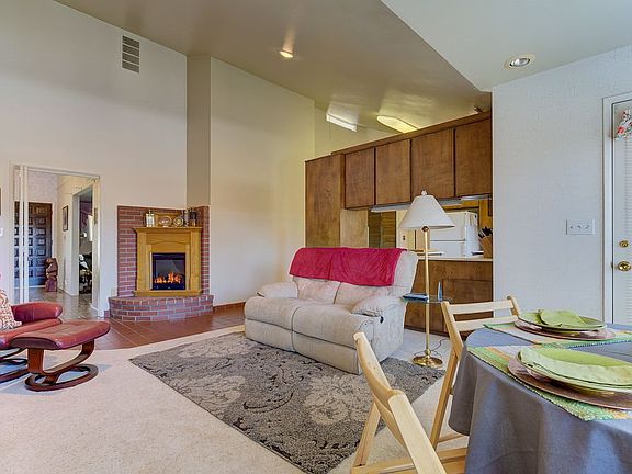 4th image of 506 Hillcrest Dr