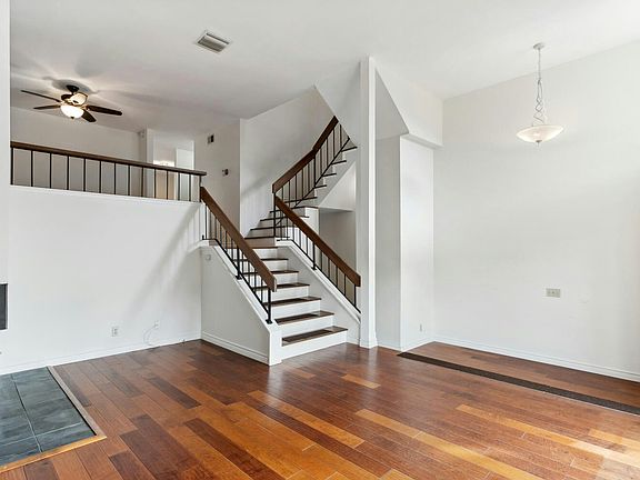 3rd image of 3264 Caminito Eastbluff Unit 105