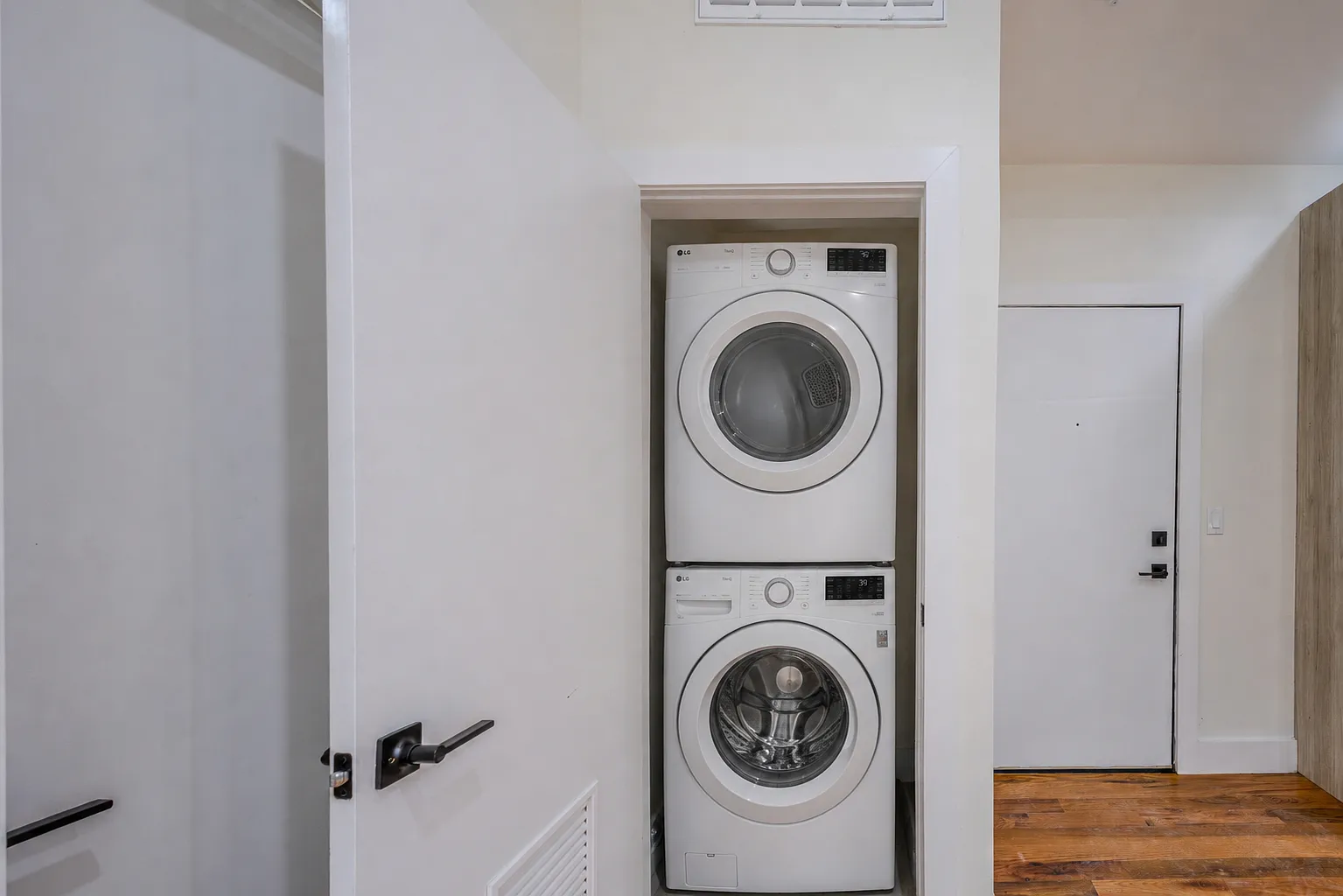 1 bed, 600 sqft, $1,950 — Photo 3