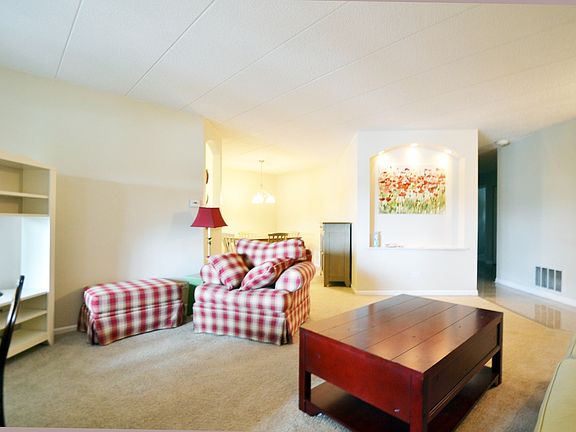 4th image of 9739 Mill Ct E #E-e1