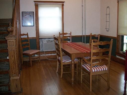 5th image of 218 W Olive St