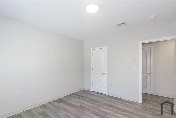 11 Dakota Dr #301 — Photo 11