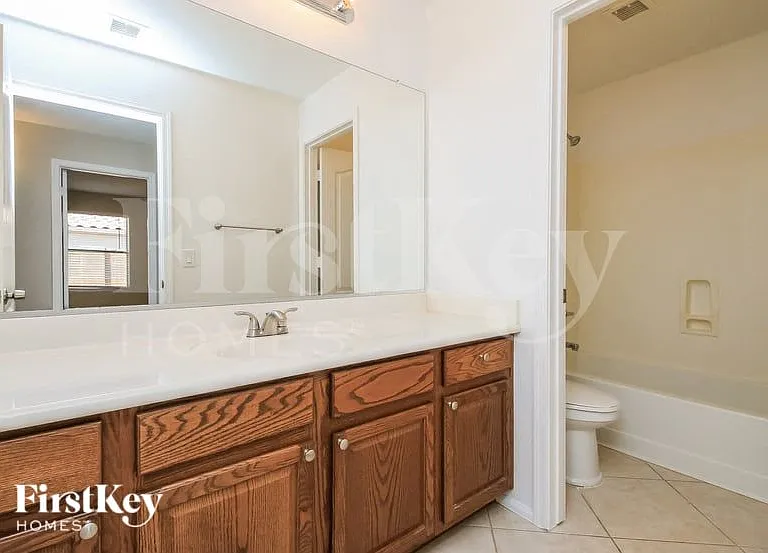 98 E Clairidge Dr — Photo 13