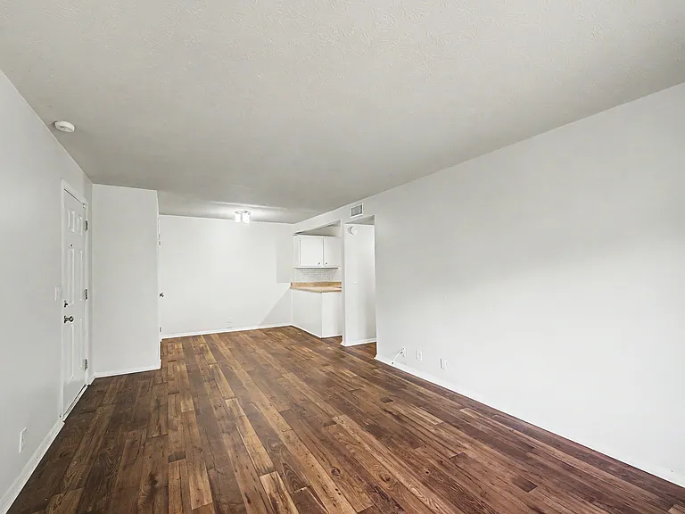 709 Ashlawn Pl — Photo 15