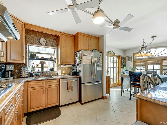 3rd image of 236 Valley Road