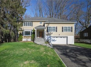 93 Runyon Pl, Scarsdale, NY 10583