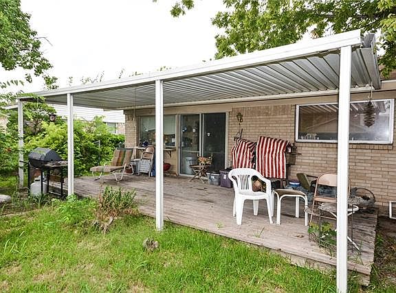 3rd image of 2024 Knollwood Ln