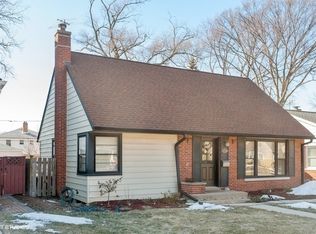 214 S Owen St, Mount Prospect, IL 60056