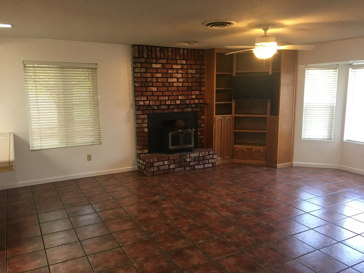For Rent - 3401 Stony Brook Rd, Bakersfield CA 93306 NE Bakersfield - 3+2 - $2,430 + $2,403 Deposit — Photo 4