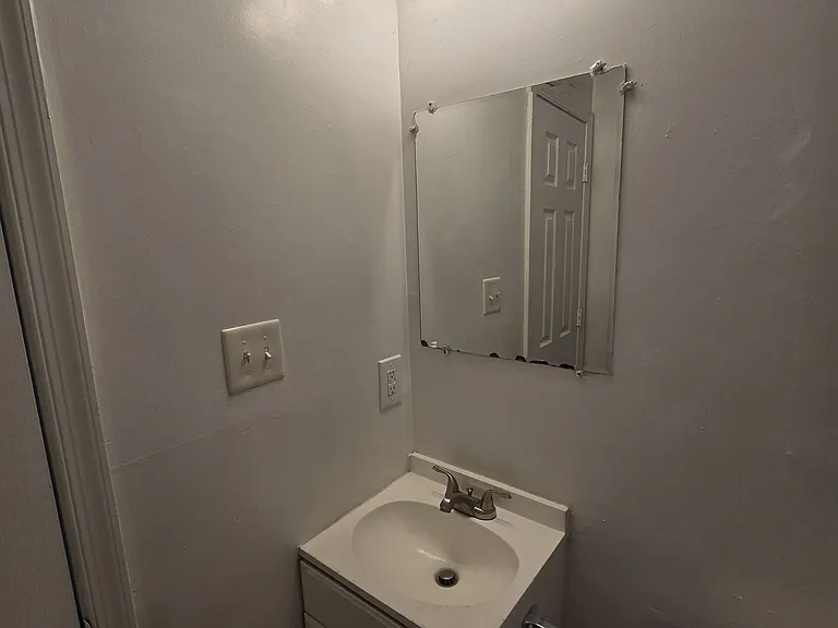 2108 Phaup St — Photo 8