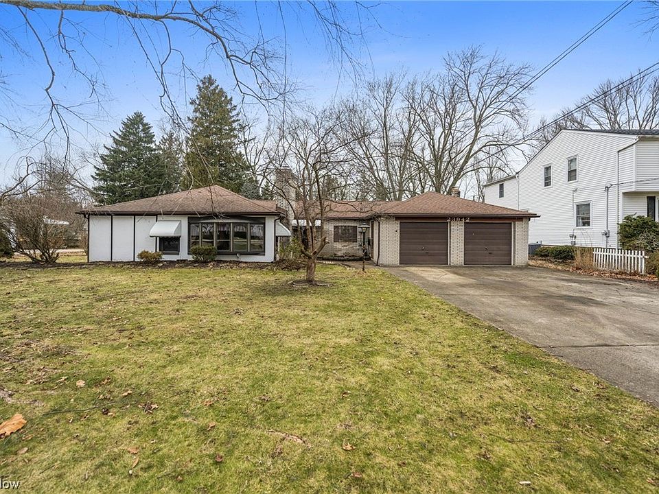 1st image of 23942 Hedgewood Ave