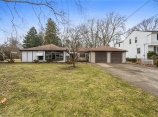 23942 Hedgewood Ave, Westlake, OH