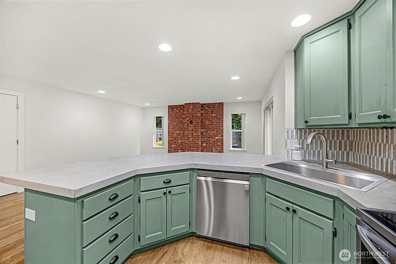 5th image of 8405 319th Street NW